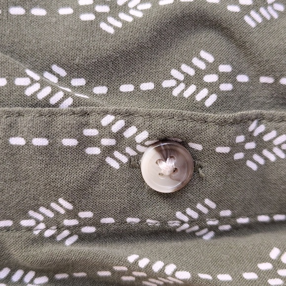 Jachs Girlfriend Olive And White Button Down Cap Sleeve Shirt - Picture 5 of 8